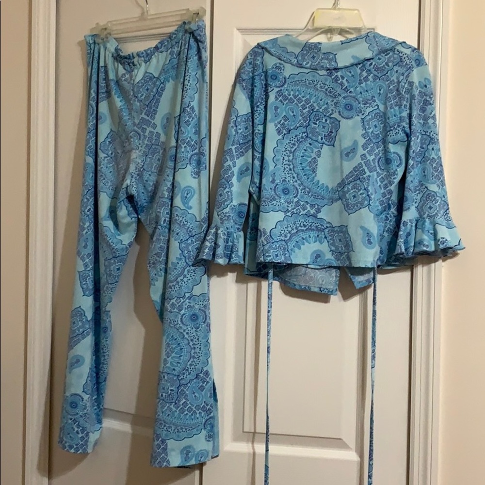 Clothes - Picture 2 of 2